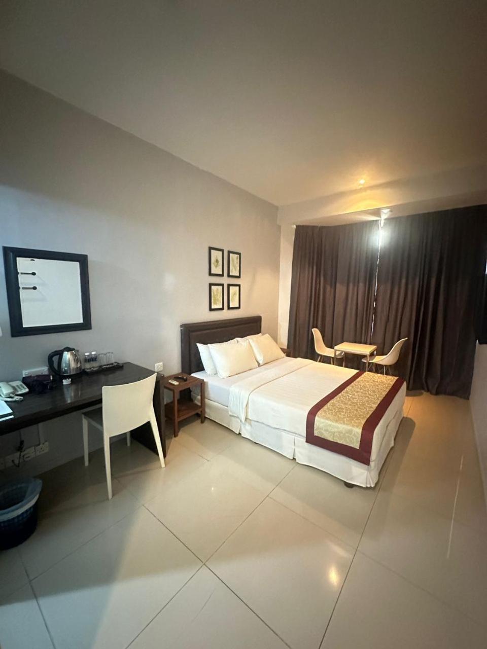 Kingsman Boutique Hotel Kota Kinabalu Exterior photo